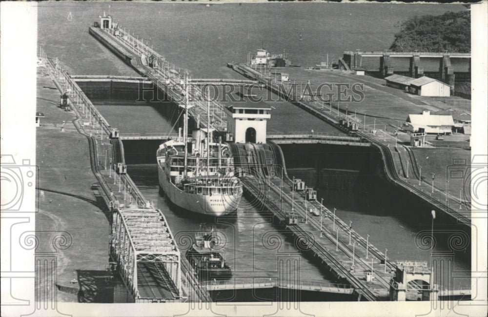 1964 Press Photo Panama Canal Miraflores Locks - RRW52623 - Historic Images