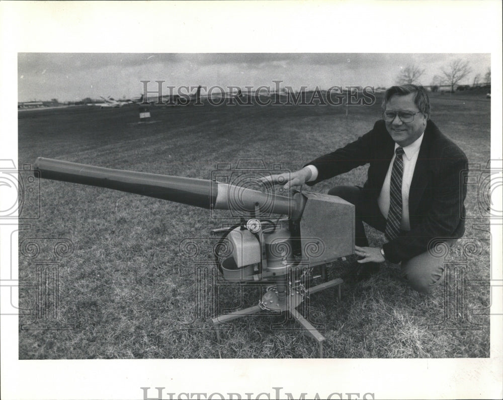 1989 Paulwaukeee Municipal Airport - Historic Images