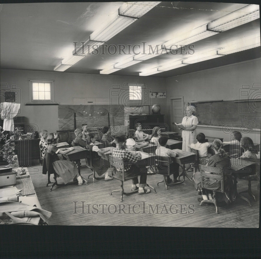 1957 Press Photo Students in Class at Hillside School - RRW52719 - Historic Images