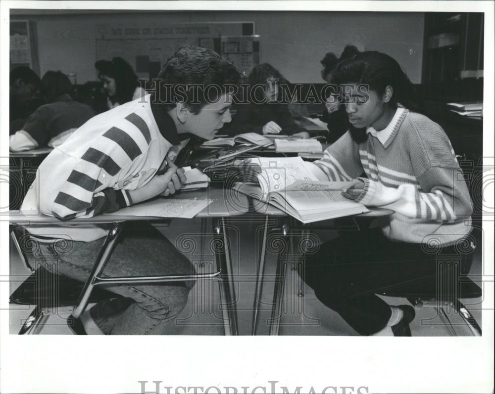 1989 Press Photo Mike Sacco Monica Gross Palatine High - RRW52723 - Historic Images