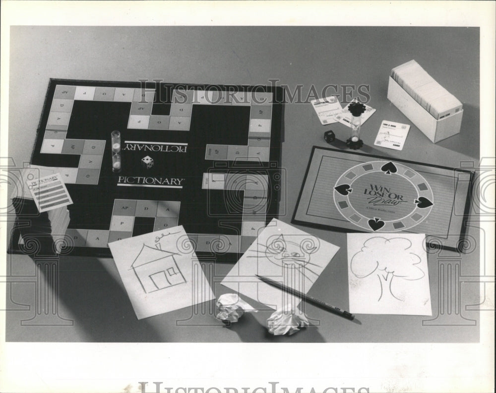 1989 Press Photo Pictionary Adult Board Game - RRW52823 - Historic Images