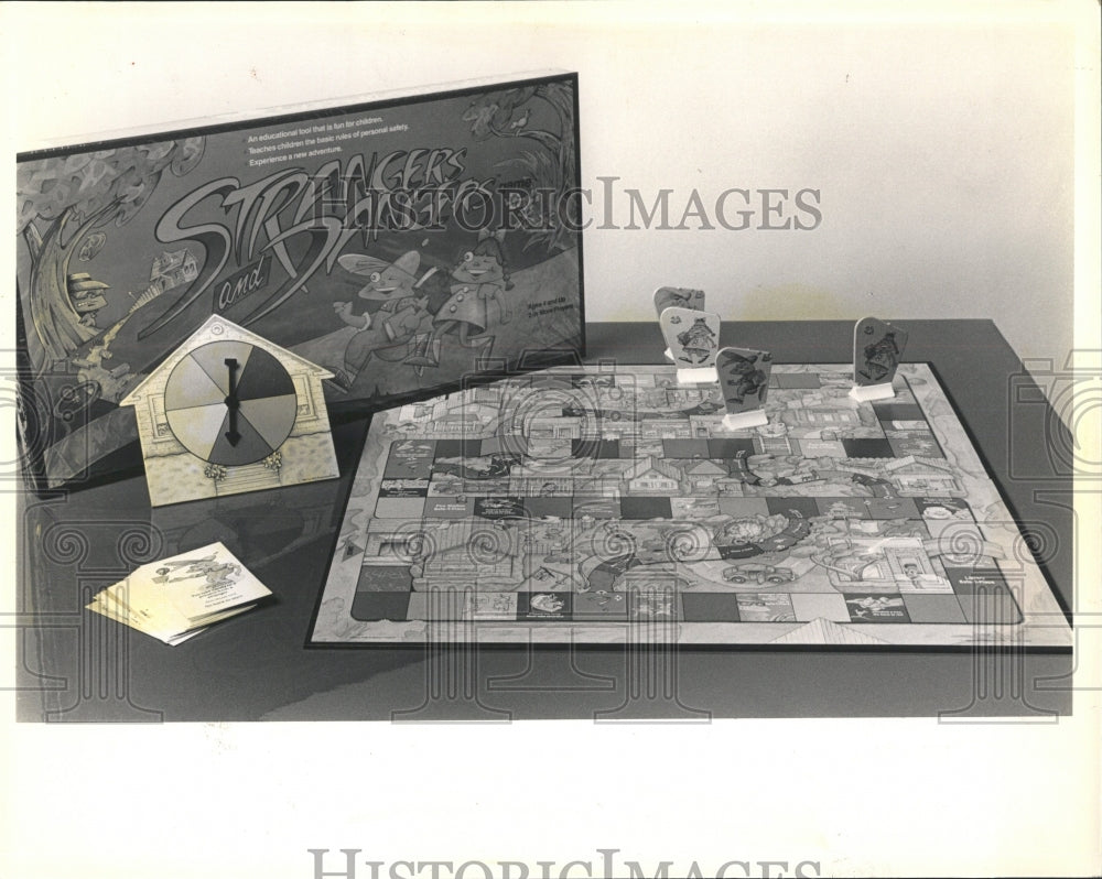 1985 Press Photo Strangers Dangers Game Children Age 3 - RRW52835 - Historic Images