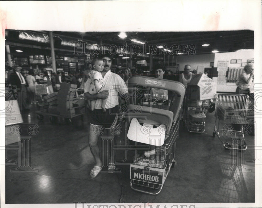 1988 Press Photo Warehouse Club Inc - RRW52975 - Historic Images