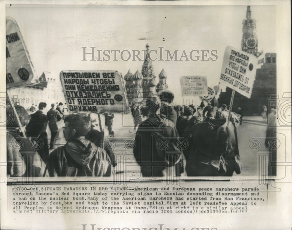 1961 Press Photo Peace Marchers Moscow Red Square - RRW53021 - Historic Images