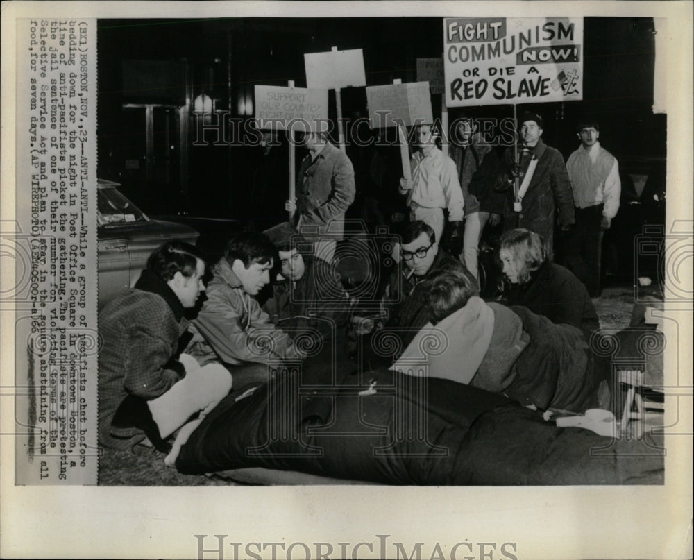 1966 Press Photo Pacifists Antipacifists Boston Pickets - RRW53033 - Historic Images