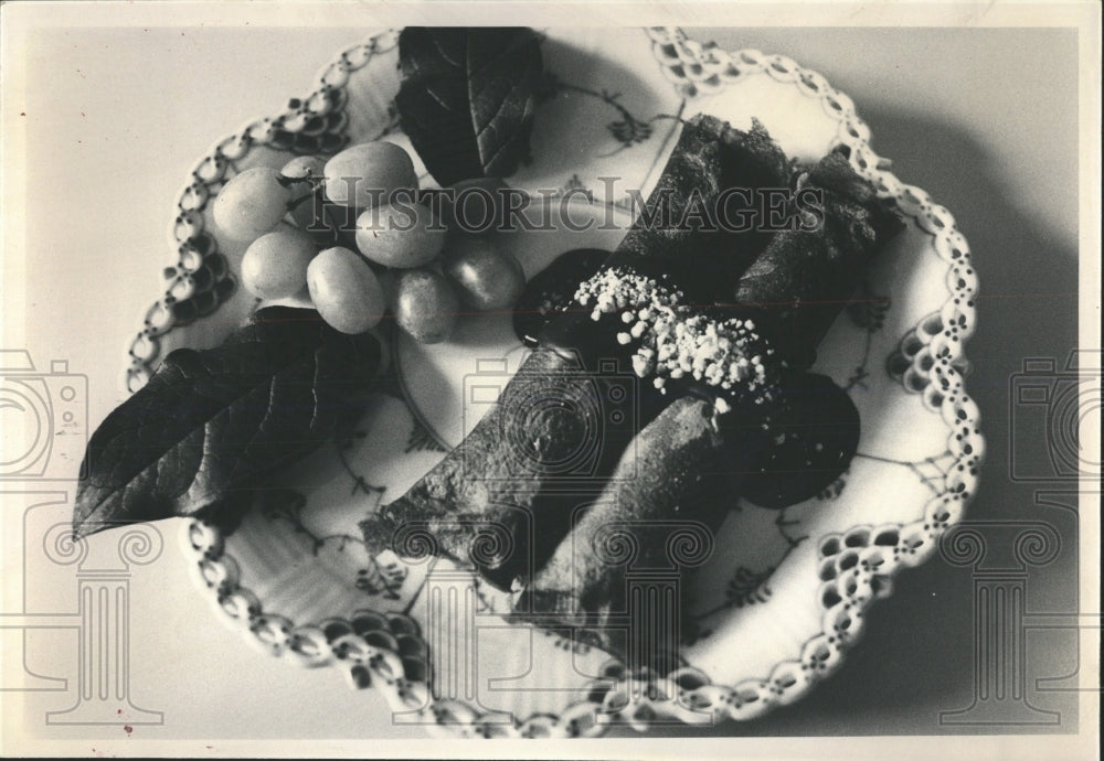 1981 Press Photo Chocolate Leaves With Stuffed Crepes - RRW53053 - Historic Images