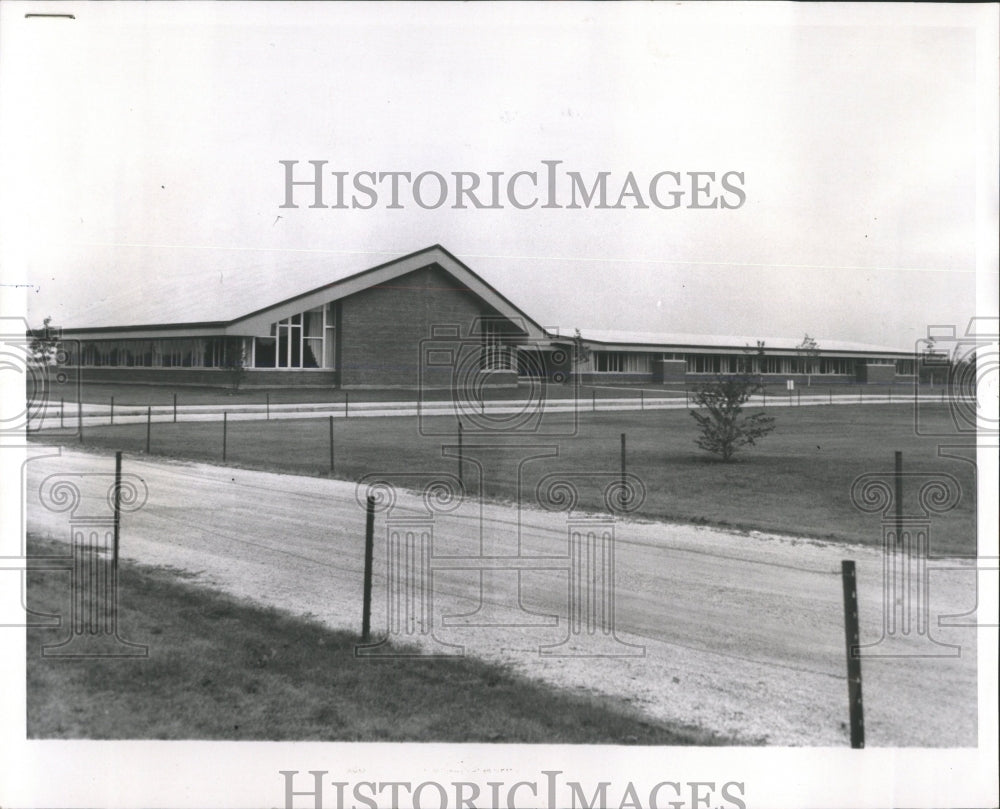 1960 Press Photo Nathan Hale School Crestwood Illinois - RRW53101 - Historic Images