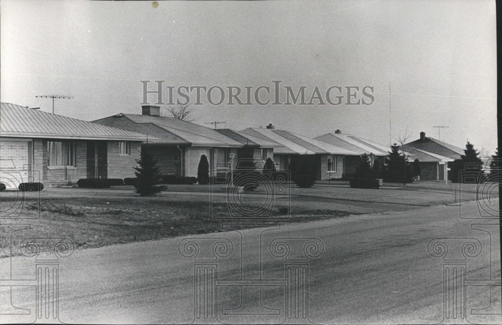 1971 Press Photo homes Crest Hill Illinois - RRW53151 - Historic Images