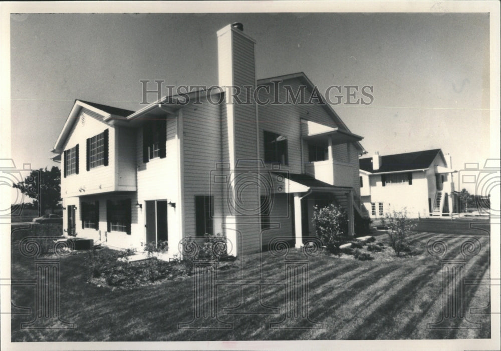 1991 Press Photo Cluster Condominiums Creekside - RRW53181 - Historic Images