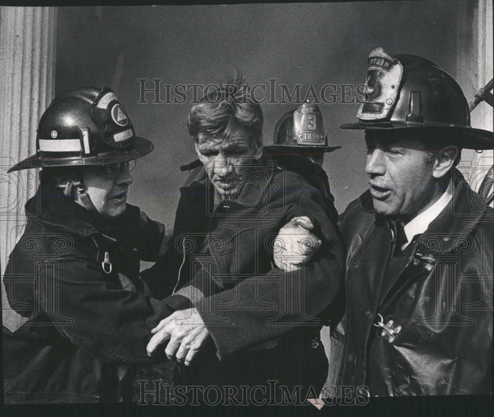 1973 Press Photo Firemen - RRW53373 - Historic Images