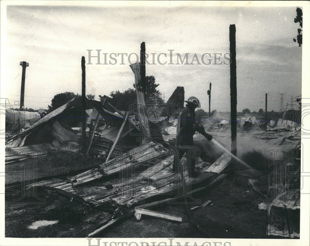1987 Press Photo John Garvey Equestrian Center Fire - RRW53721 - Historic Images