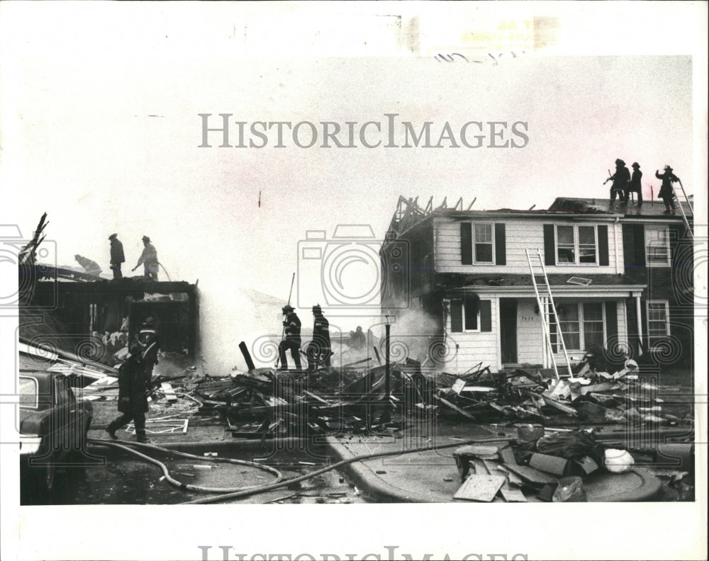 1978 Press Photo Lightning Strike House Fire Chicago - RRW53755 - Historic Images