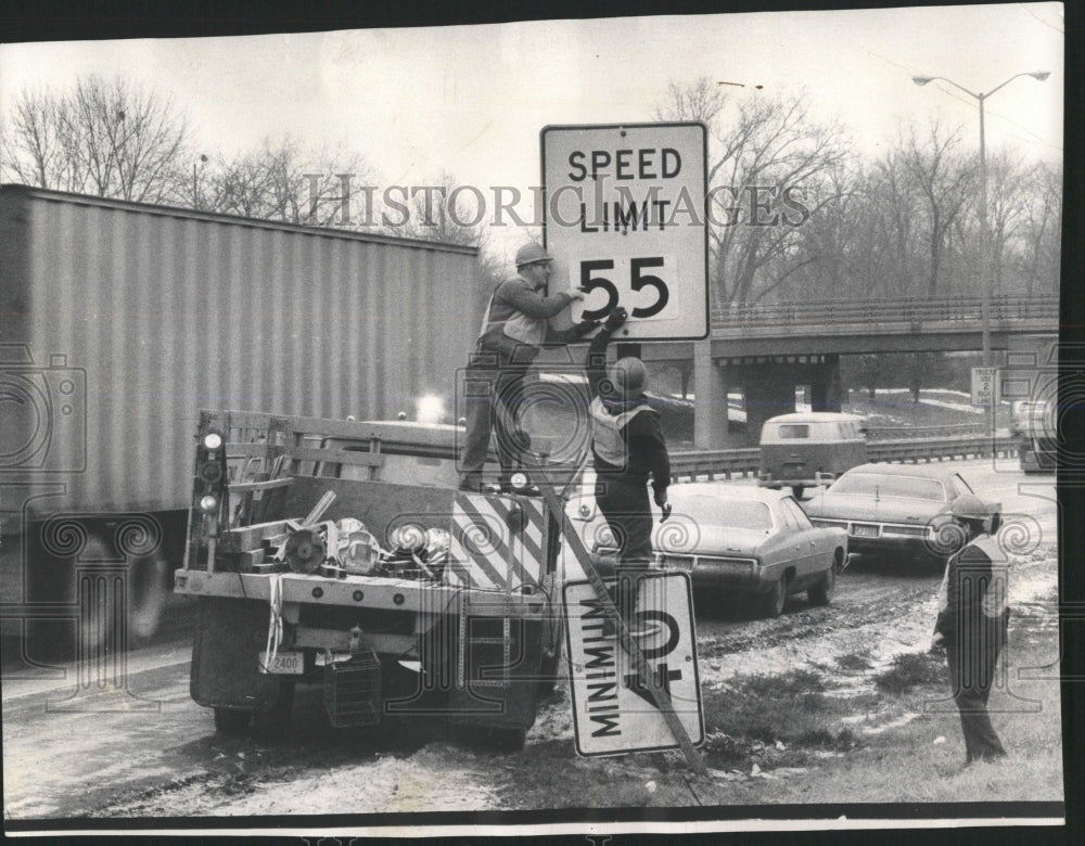 1974 Press Photo Speed Limit Chicago Illinois - RRW53871 - Historic Images