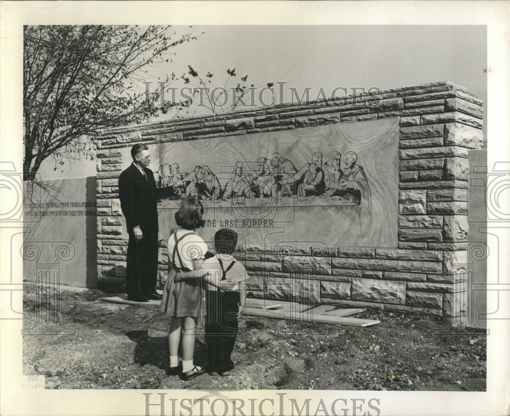 1954 Press Photo Last Supper Art Work Elm Lawn Cemetery - RRW54029 - Historic Images