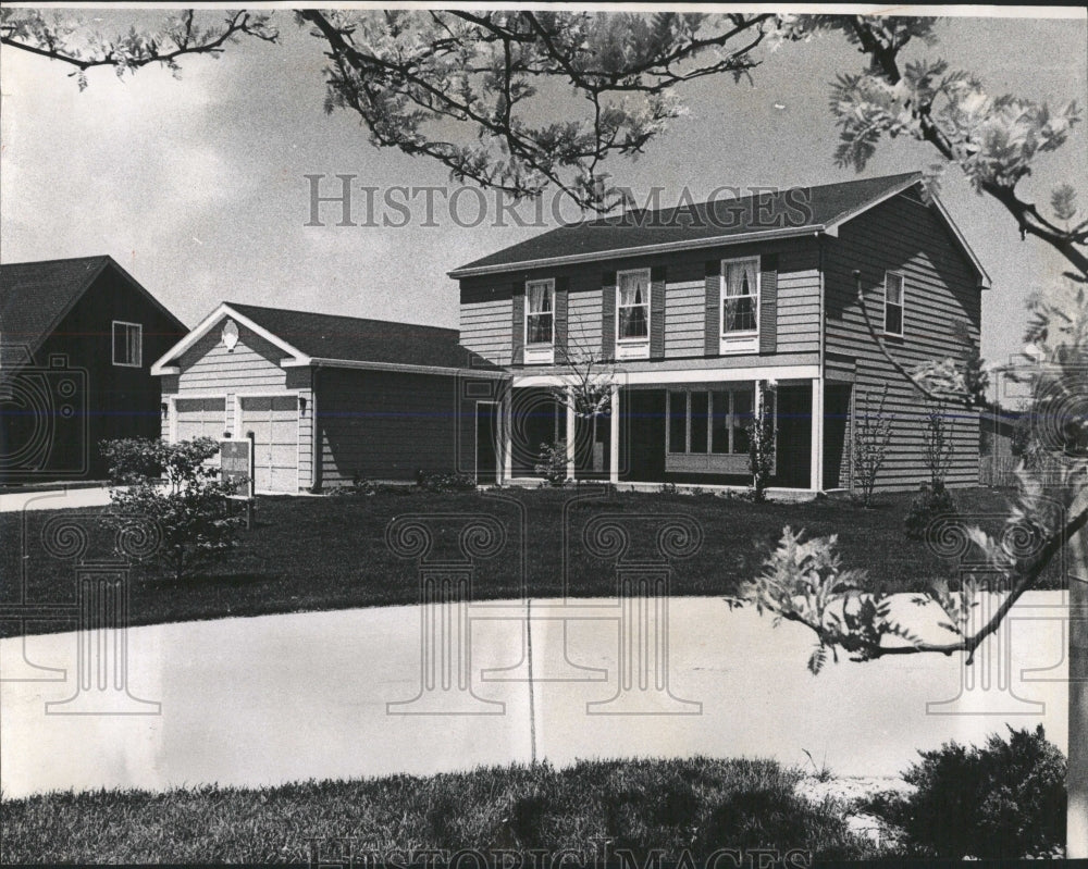 1970 Press Photo Crystal Lake Home - RRW54153 - Historic Images