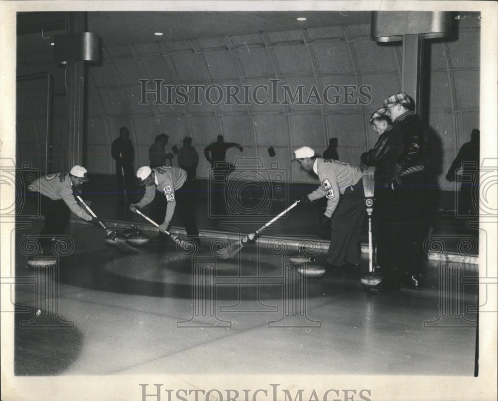 Press Photo Chicago Curling Club Northbrook - RRW54171 - Historic Images