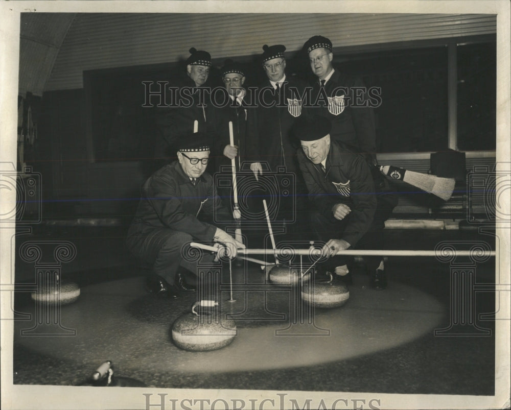 1960 Press Photo Plot Strategy Curler Cup - RRW54177 - Historic Images