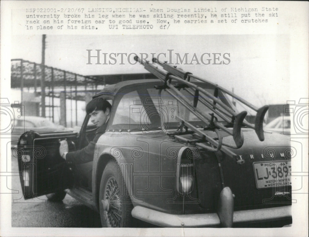 1967 Press Photo Ski Rack Now Carries Crutches - RRW54241 - Historic Images