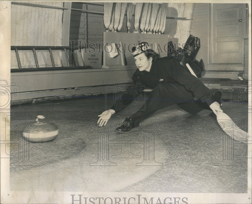 1952 Press Photo Chicago Curling Club Stone - RRW54317 - Historic Images