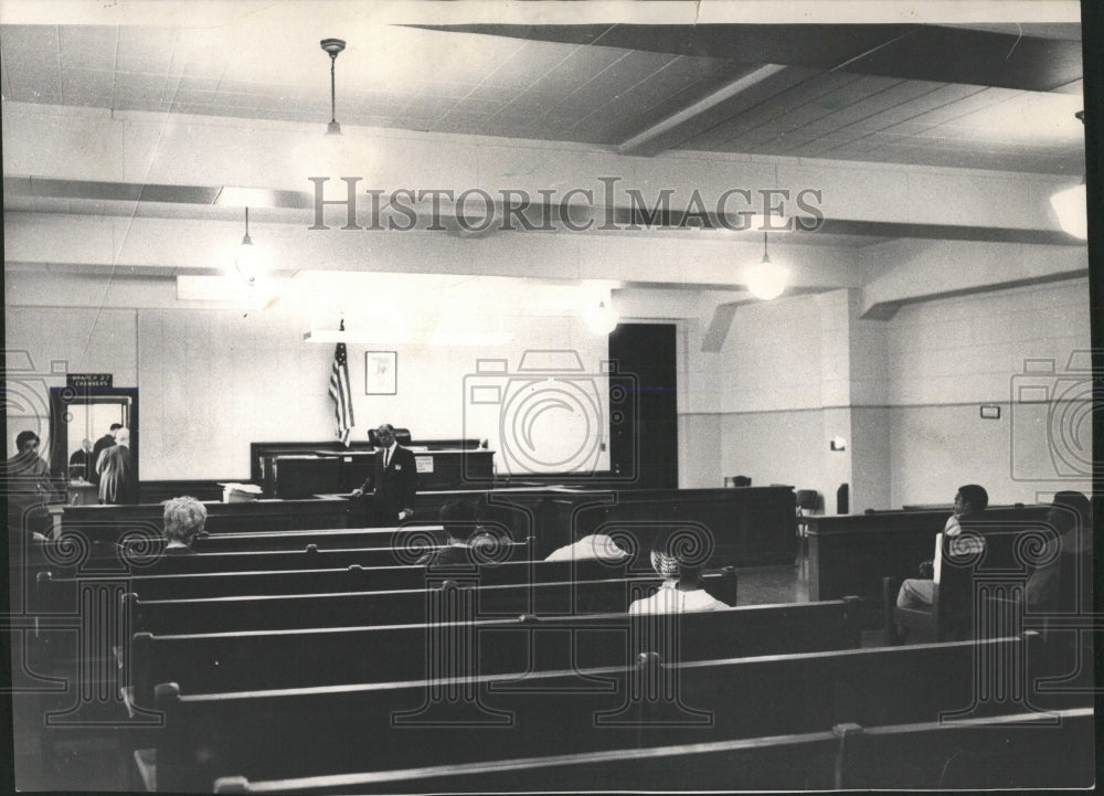 1967 Press Photo New Bond Court Interior Magistrate - RRW54383 - Historic Images