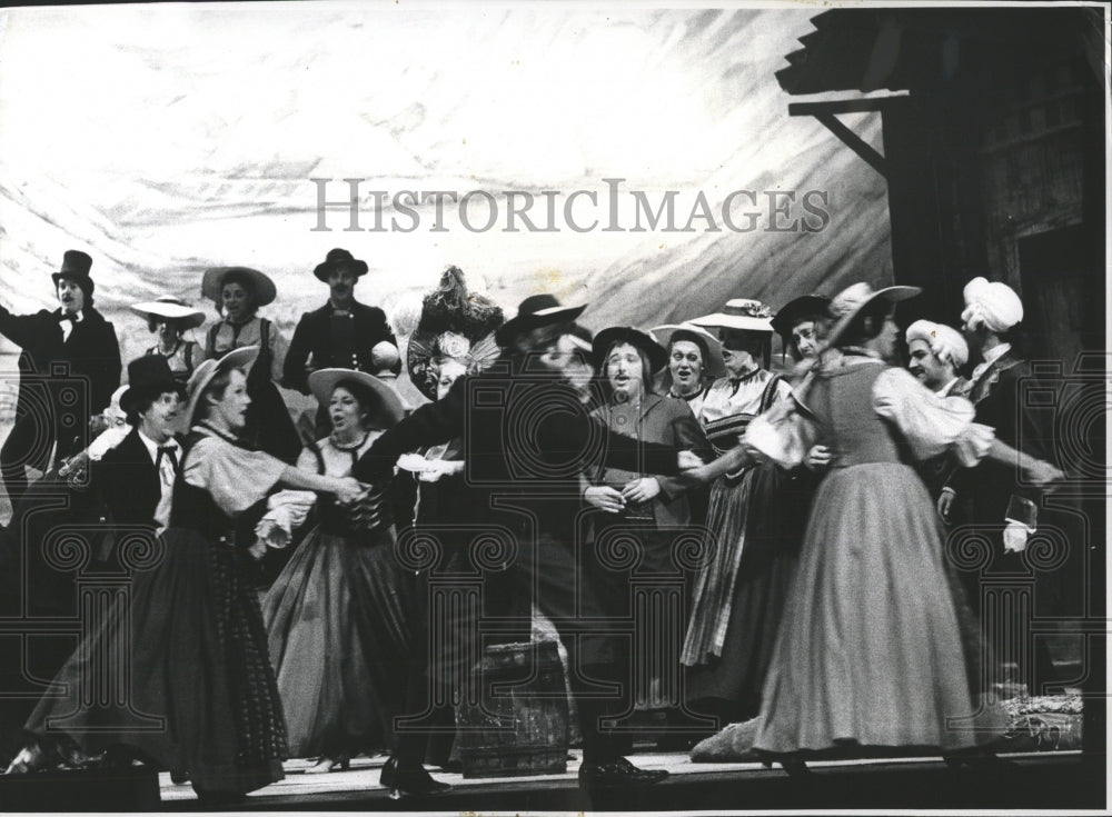1973 Press Photo Scenes Act Mountain Vally Opera - RRW54693 - Historic Images