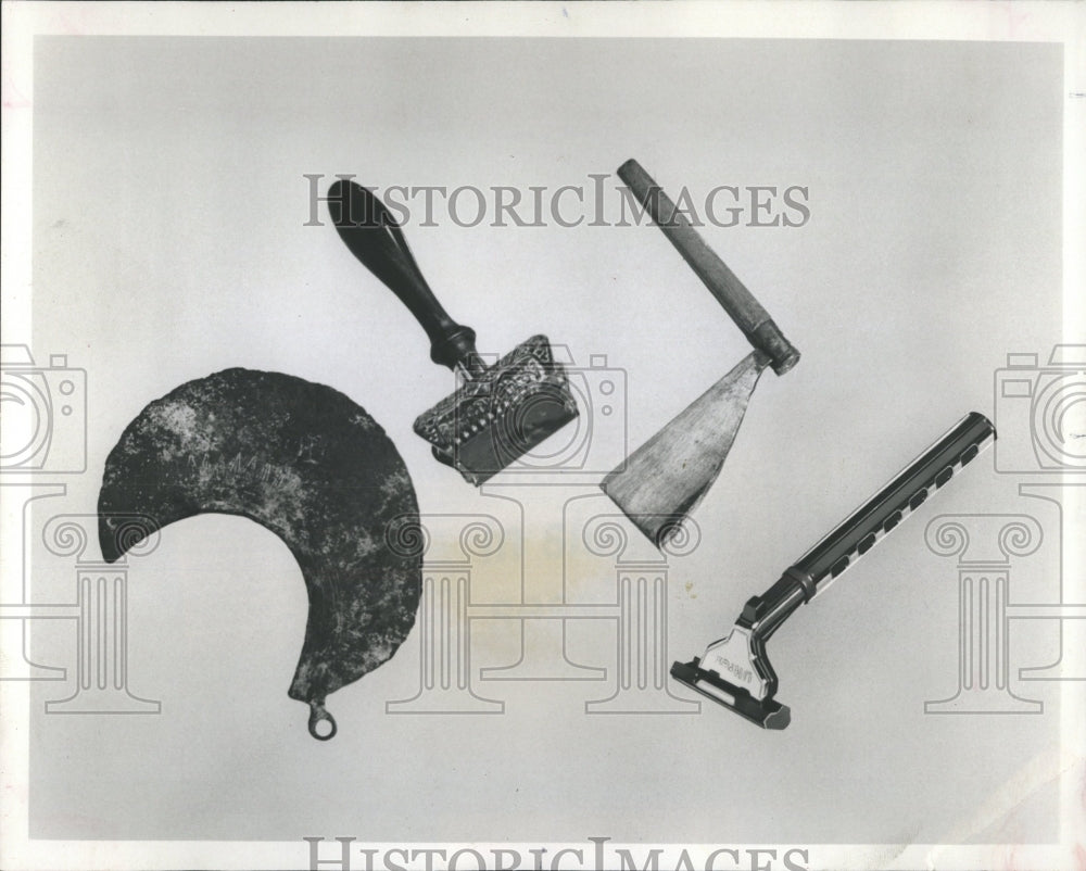 1978 Press Photo Roman Bronze Copper Shaving Razor - RRW54921 - Historic Images