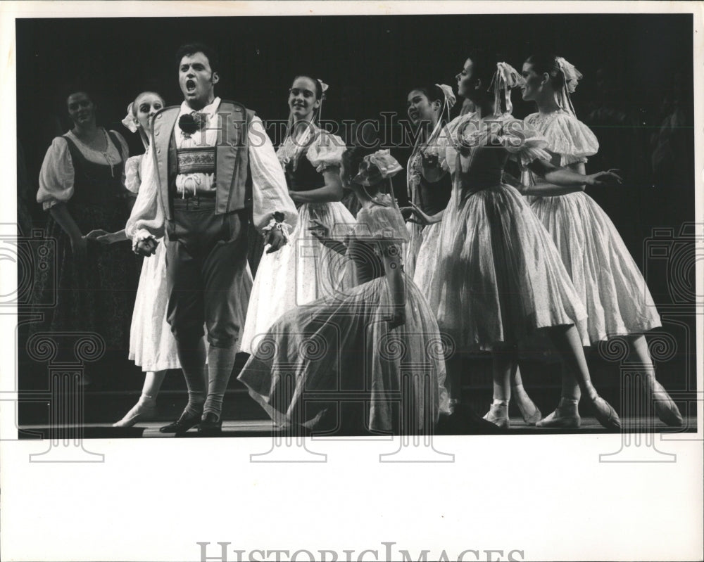 1988 Press Photo La Sonnambula Elvino Lyric Opera - RRW54997 - Historic Images