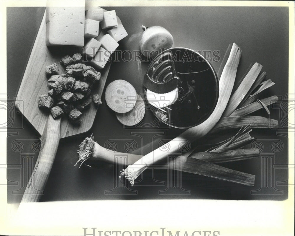 1986 Press Photo Processor Power Spices Dish Food - RRW55103 - Historic Images