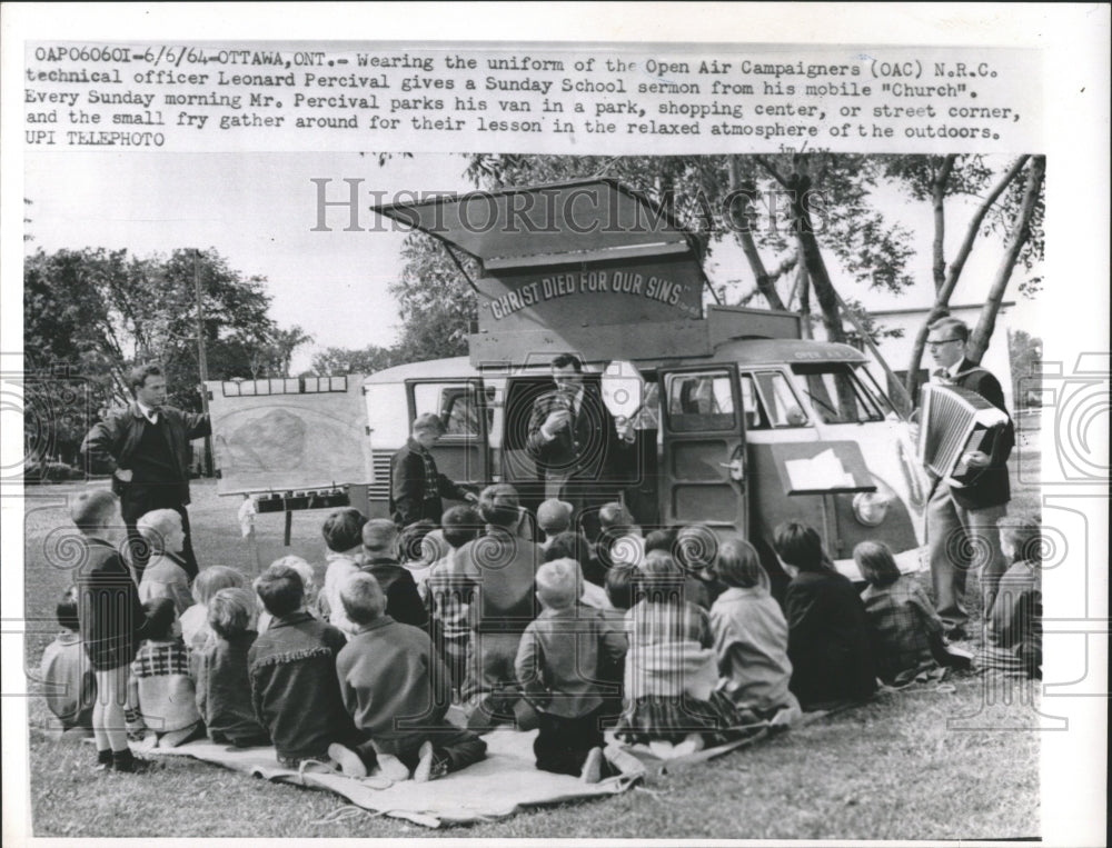 1964 Press Photo LEONARD PERCIVAL SUNDAY SCHOOL SERMON - RRW55119 - Historic Images