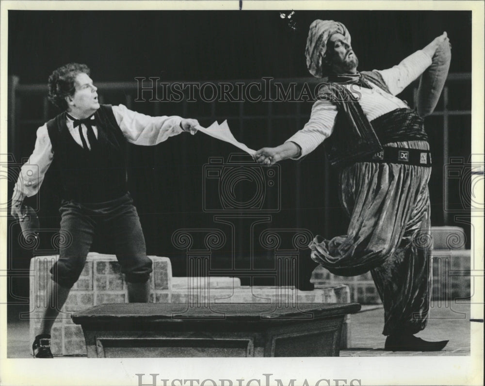 1984 Press Photo David Gordon & Kurt Moll Star in Play - RRW55131 - Historic Images