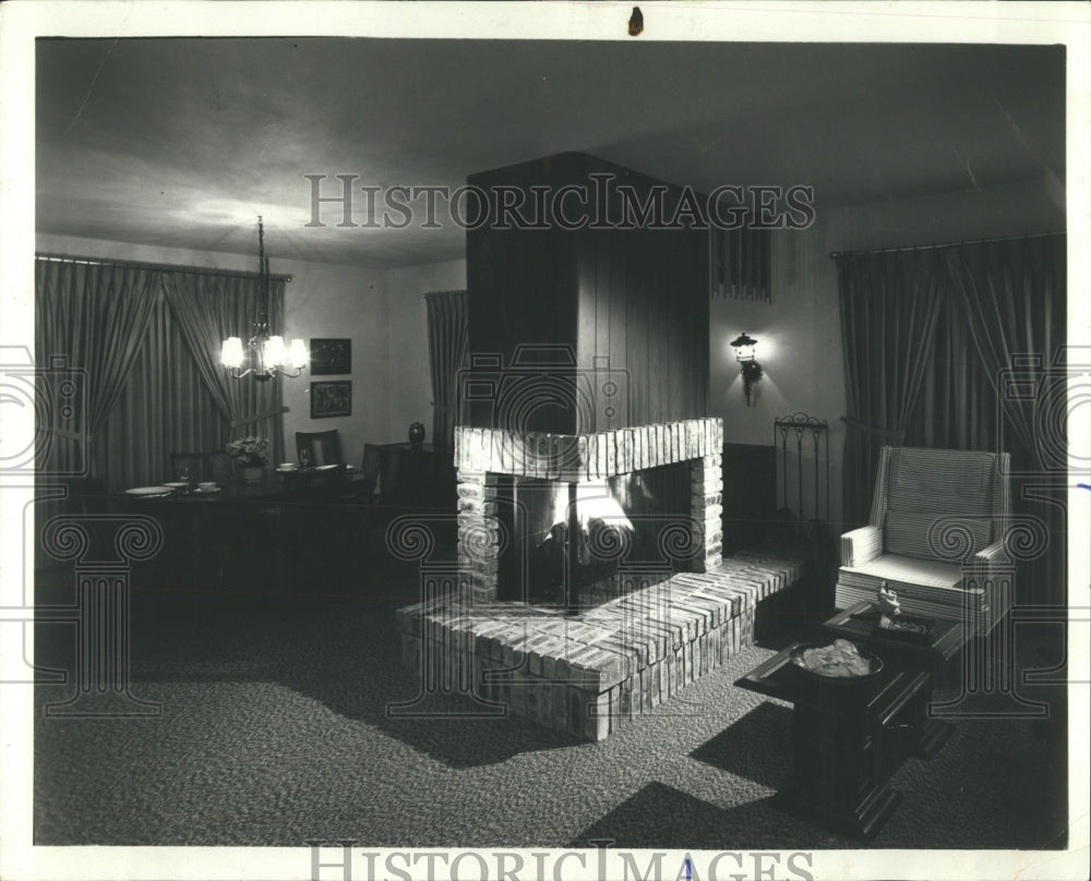 1977 Press Photo Fireplace Serve Room Divider - RRW55235 - Historic Images