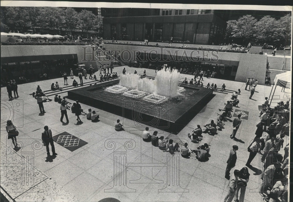 1974 Press Photo FIRST NATIONAL BANK PLAZA - RRW55265 - Historic Images