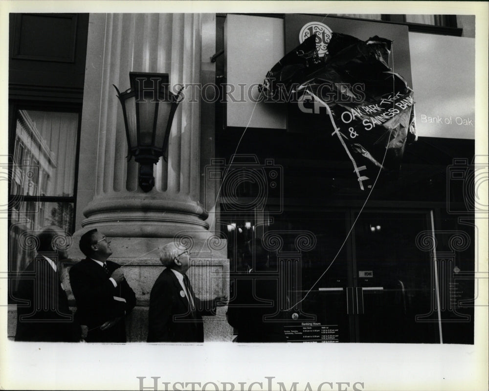 1987 Press Photo First Chicago Bank Of Oak Park - RRW55279 - Historic Images