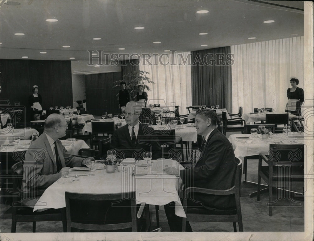 1963 Press Photo FIRST NATIONAL BANK CHICAGO - RRW55307 - Historic Images