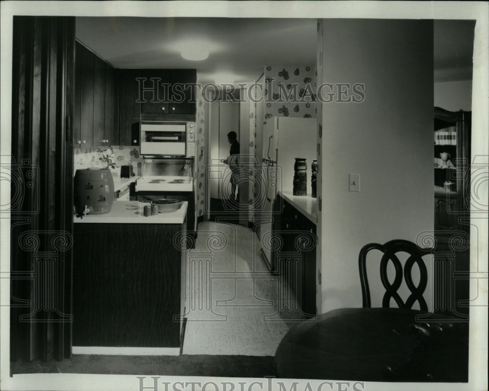 1967 Press Photo kitchen ovens Lake Point Tower Chicago - RRW55401 - Historic Images