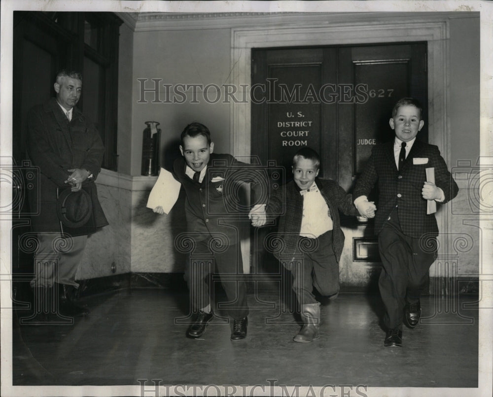 1962 Press Photo Building Federal Citizenship Hammer - RRW55439 - Historic Images