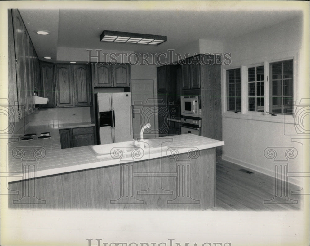 1989 Press Photo Fordham Estate Kitchen - RRW55483 - Historic Images