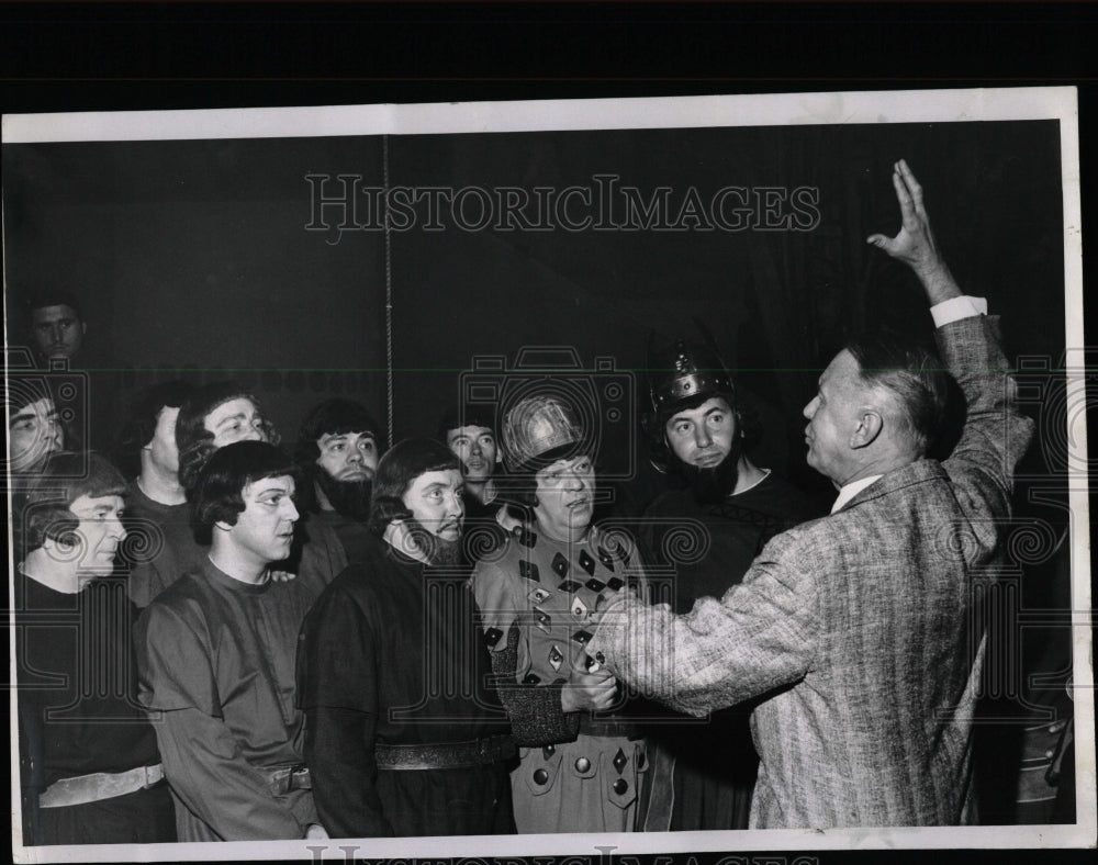 1958 Press Photo William Wymetal Wagnerian Stage Trista - RRW55717 - Historic Images