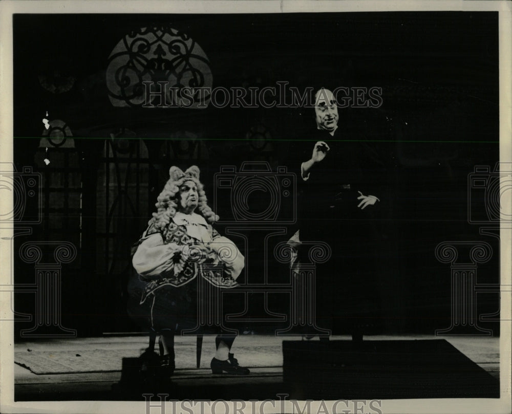 1963 Press Photo Chicago Opera &quot;The Barber Of Seville&quot; - RRW55779 - Historic Images