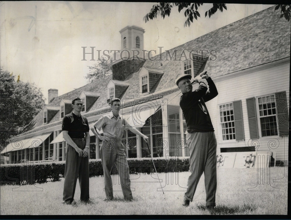 1955 Press Photo Chick Evans Practice Club House - RRW55881 - Historic Images