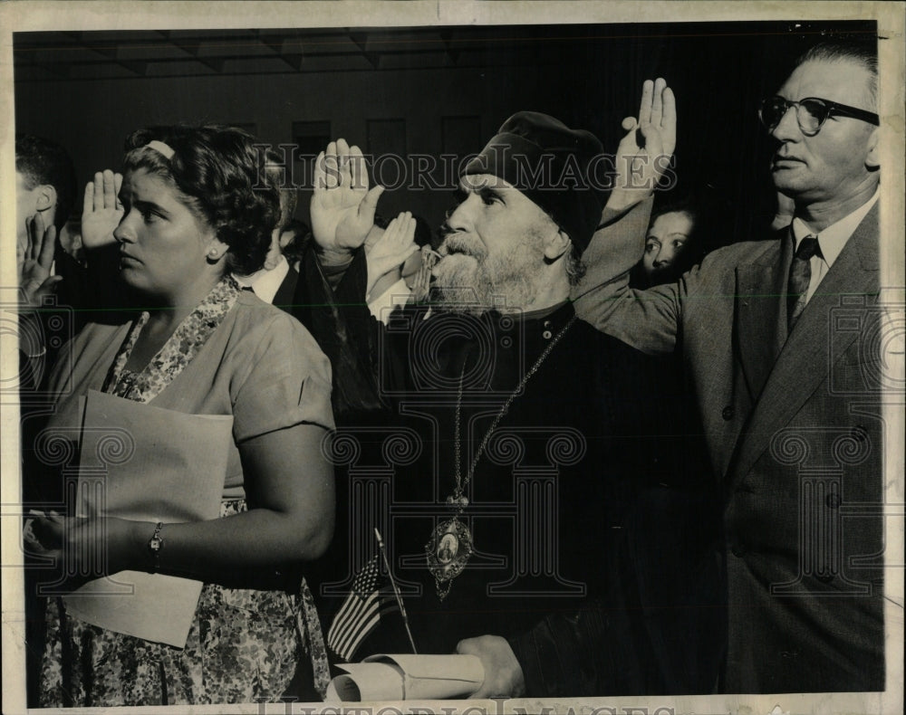 1963 Press Photo 500 Attend Citizenship Ceremony - RRW56043 - Historic Images