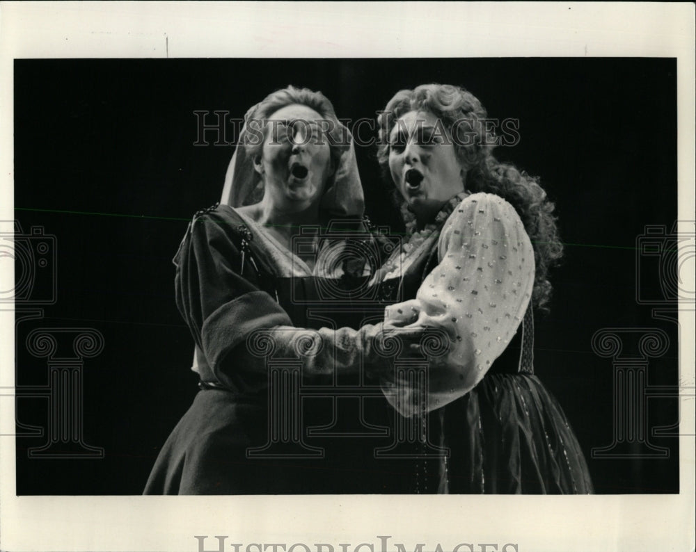 1987 Press Photo Lyric Opera's "La Gioconda" - RRW56329 - Historic Images