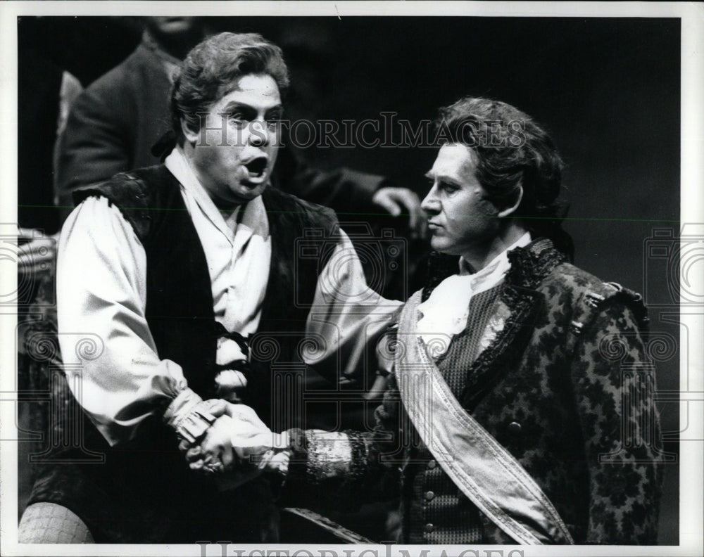 1992 Press Photo Lyric Opera&#39;s &quot;Un ballo in maschera.&quot; - RRW56347 - Historic Images