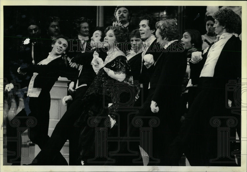 1981 Press Photo Light Opera &quot;Merry Widow&quot; - RRW56361 - Historic Images