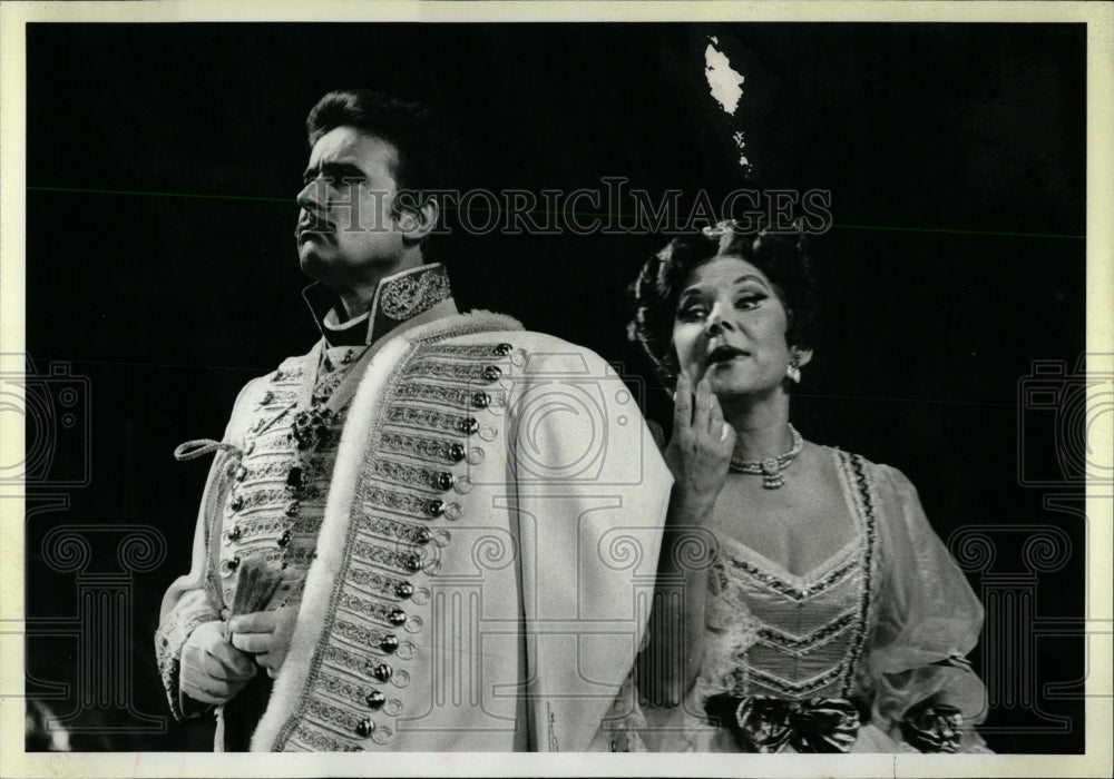 1981 Press Photo Civic Opera Merry Widow - RRW56363 - Historic Images
