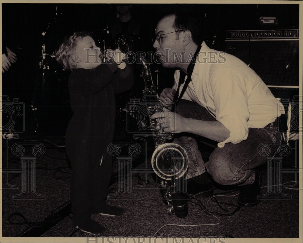 1994 Press Photo Jacob Egli With Jason Singer - RRW56481 - Historic Images