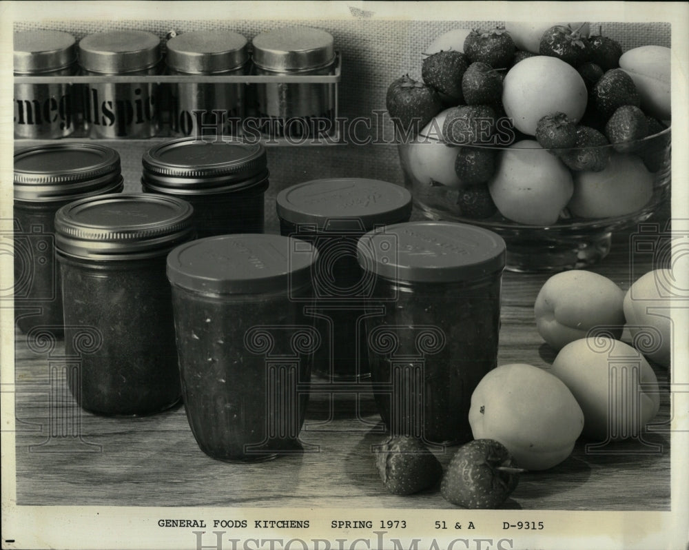 1980 Press Photo Strawberry And Lemon Preserves - RRW56527 - Historic Images