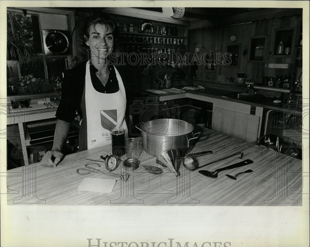 1982 Press Photo cooking shows. - RRW56529 - Historic Images