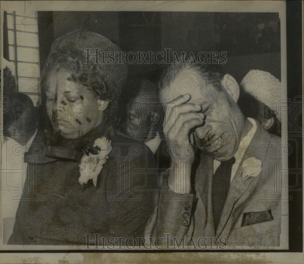 1970 Press Photo Family of James Green Mourns His Death - RRW56535 - Historic Images