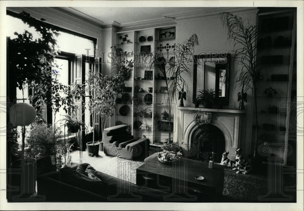 1978 Press Photo Modern Living Room in refurbished home - RRW56537 - Historic Images